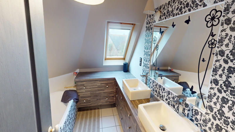 Maison - 127 m² - 5 pièces