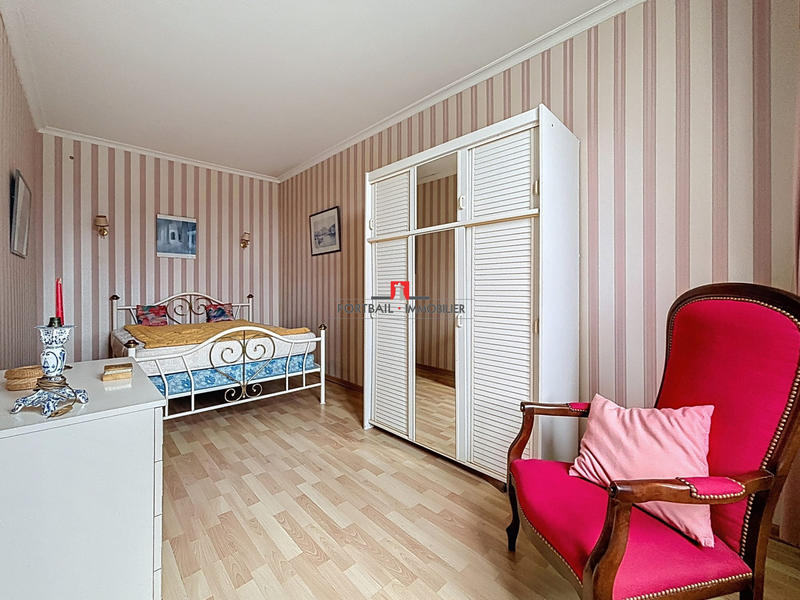 Maison traditionnelle - 95 m² - 4 pièces