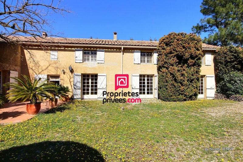 Maison - 266 m² - 7 pièces