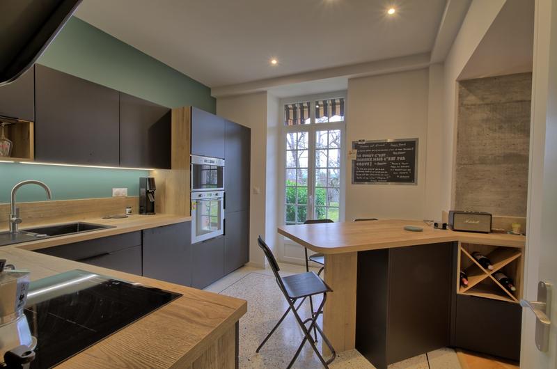 Maison - 213 m² - 6 pièces