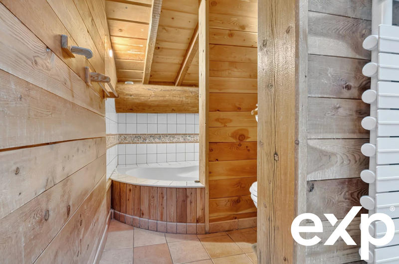 Maison - 438 m² - 12 pièces