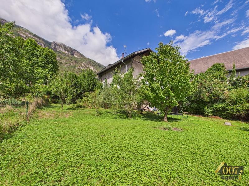 Maison - 121 m² - 8 pièces