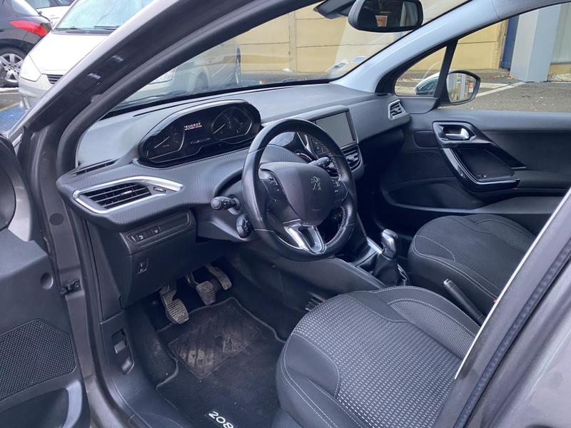Peugeot 208 1,2 82 Cv Bvm5 Finition Allure