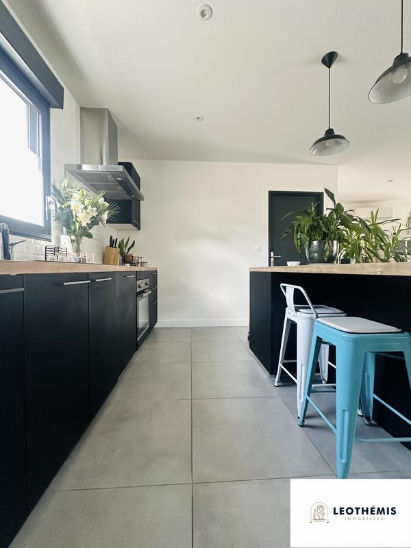 Maison - 110 m² - 5 pièces