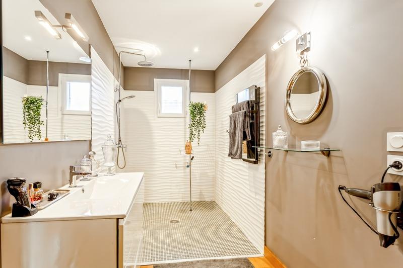 Maison - 207 m² - 8 pièces