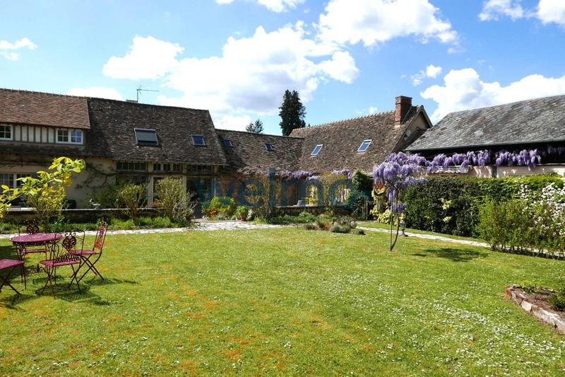 Maison - 344 m² - 13 pièces