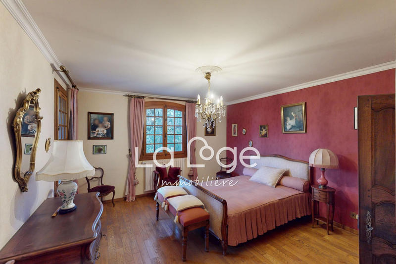 Maison - 190 m² - 5 pièces