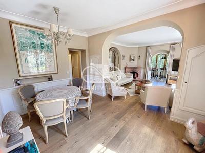 Appartement - 277 m² - 16 pièces