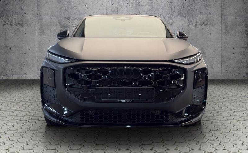 Audi Q3 Sportback s-Line 272 Hybride Rechargeable / Toit Ouvrant Attache Remorque Camera 360° Affichage Tete Haute Pack Audio Sonos