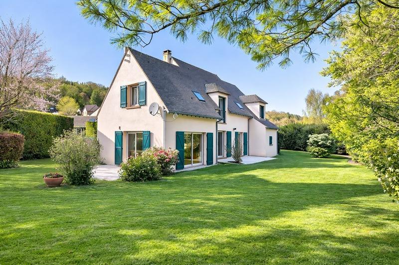 Maison - 185 m² - 8 pièces