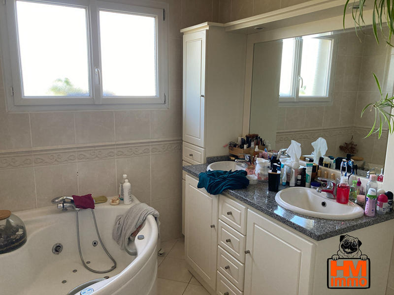 Maison - 207 m² - 7 pièces