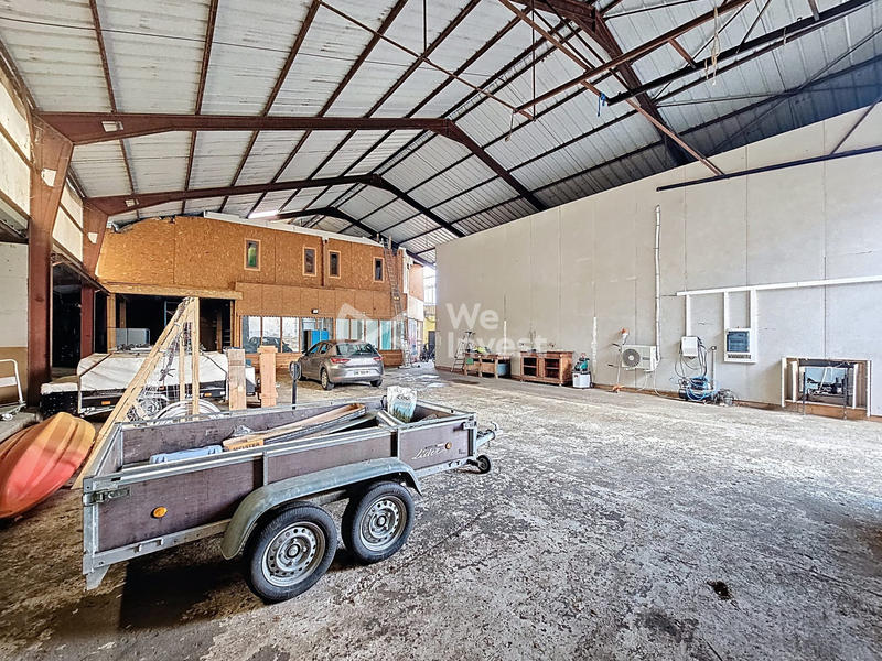 Entrepôt - 761 m²
