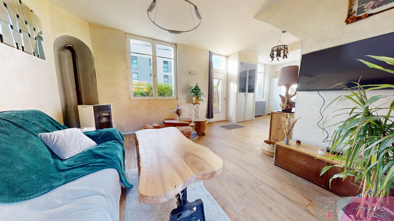 Maison - 90 m² - 5 pièces