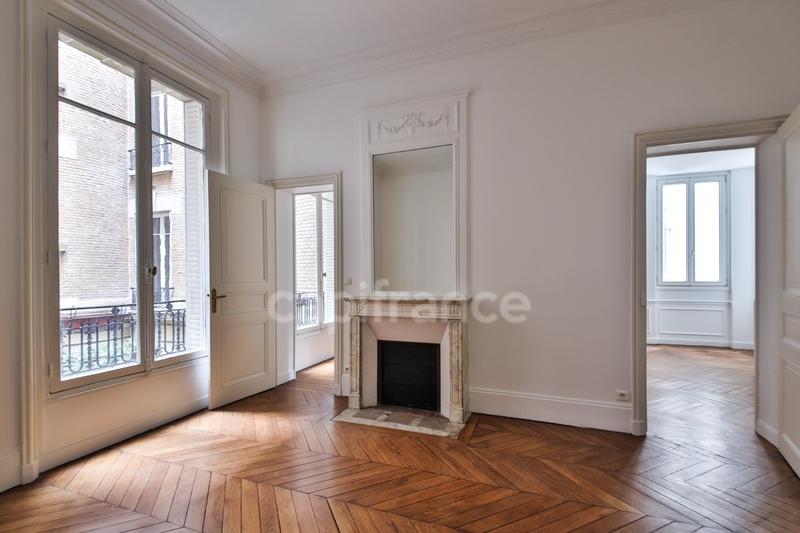 Appartement bourgeois - 117 m² - 5 pièces