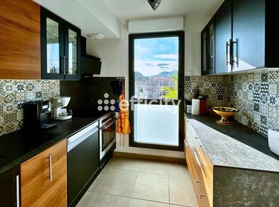 Appartement - 83 m² - 4 pièces