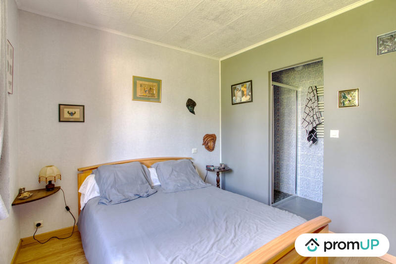 Maison - 180 m² - 7 pièces