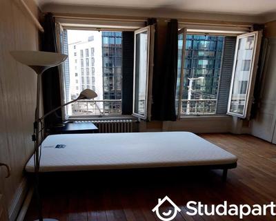 Chambre - 130 m² - 1 pièce