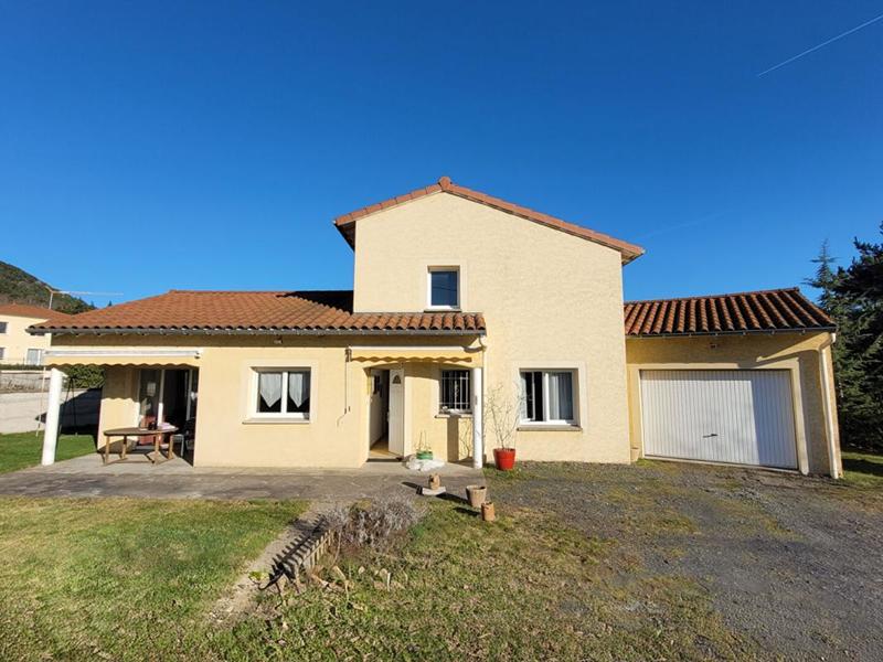 Maison - 93 m² - 4 pièces