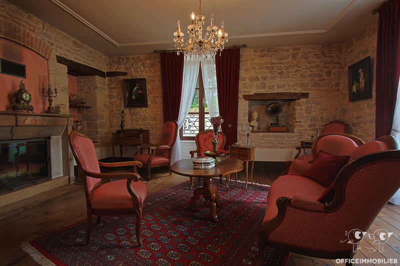 Maison - 380 m² - 9 pièces