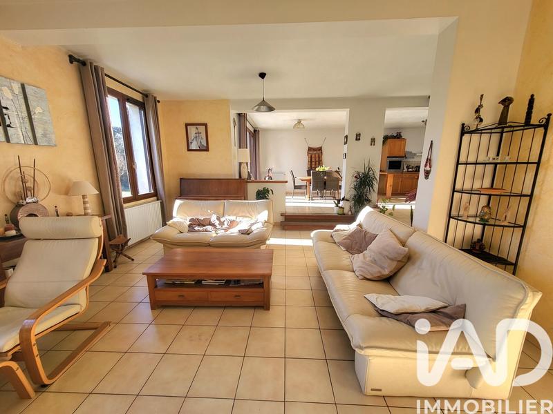 Maison - 180 m² - 8 pièces