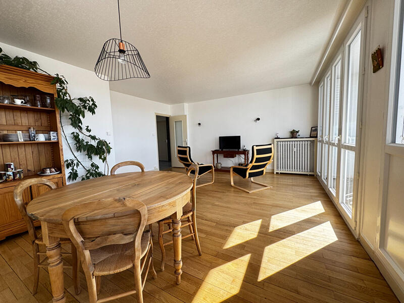 Appartement - 75 m² - 4 pièces