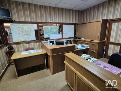 Local commercial - 1 500 m²