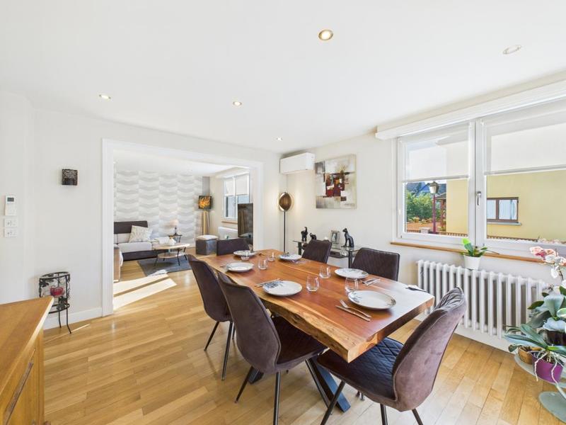 Maison - 202 m² - 6 pièces