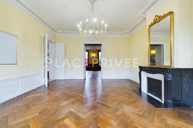 Appartement - 170 m² - 2 pièces