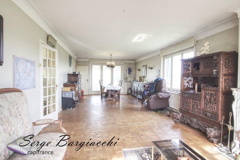 Maison - 200 m² - 8 pièces