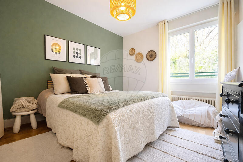 Appartement - 104 m² - 6 pièces