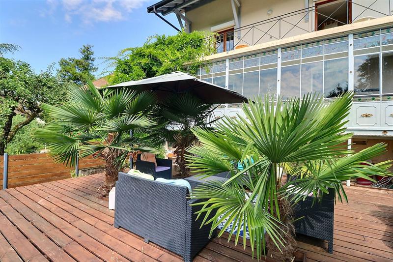 Maison - 210 m² - 8 pièces