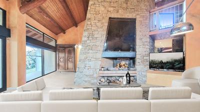 Maison - 840 m² - 9 pièces