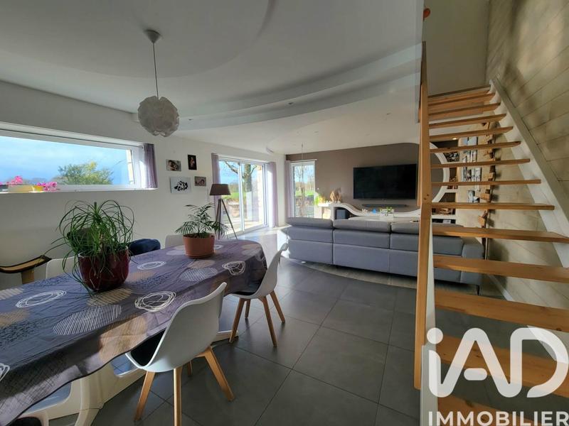 Maison - 167 m² - 6 pièces