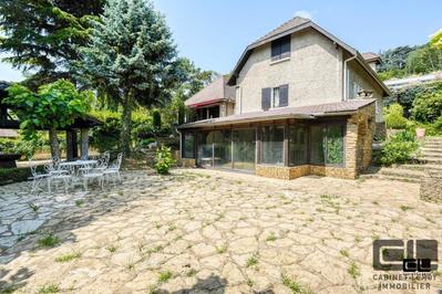 Propriété - 358 m² - 8 pièces