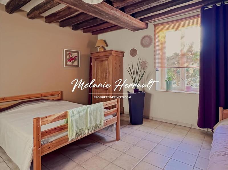 Maison - 225 m² - 9 pièces