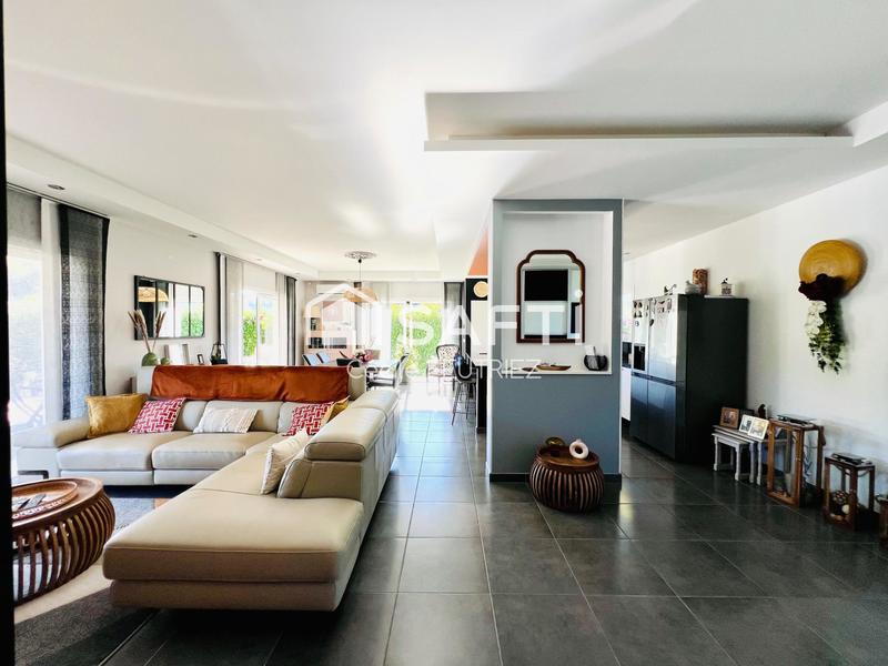 Maison - 140 m² - 5 pièces