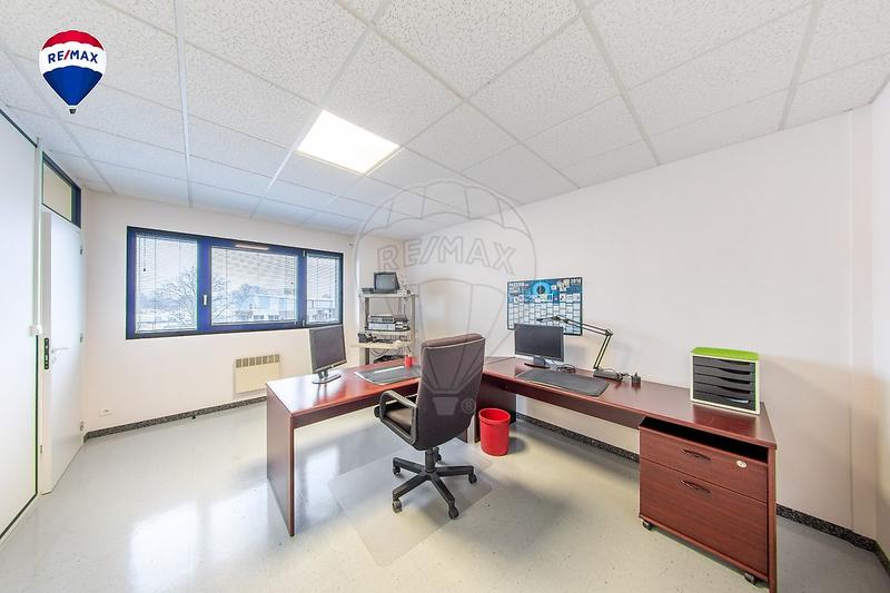 Local commercial - 119 m² - 4 pièces