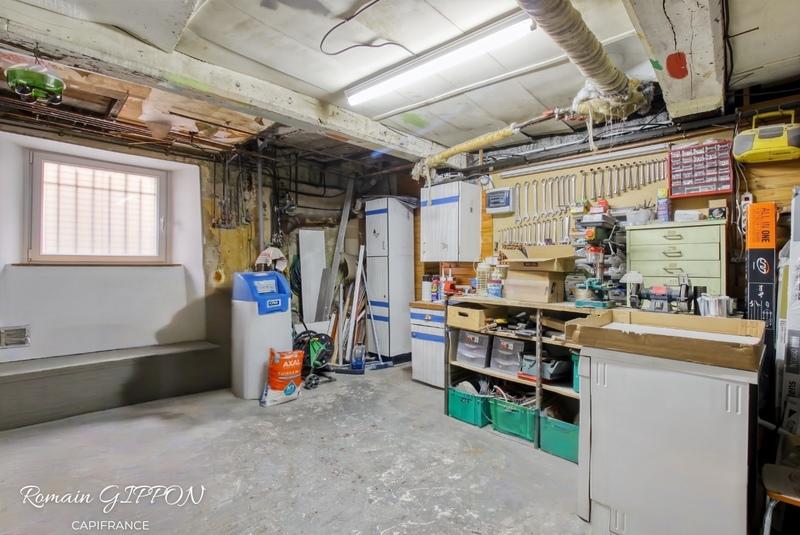 Maison - 212 m² - 9 pièces