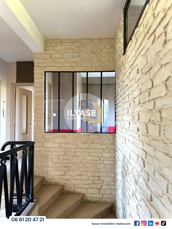 Maison - 212 m² - 7 pièces