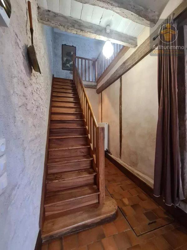 Maison - 265 m² - 8 pièces