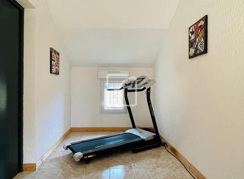 Maison - 281 m² - 9 pièces