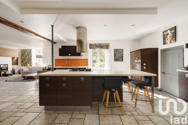 Maison - 296 m² - 10 pièces