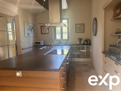 Maison - 180 m² - 6 pièces