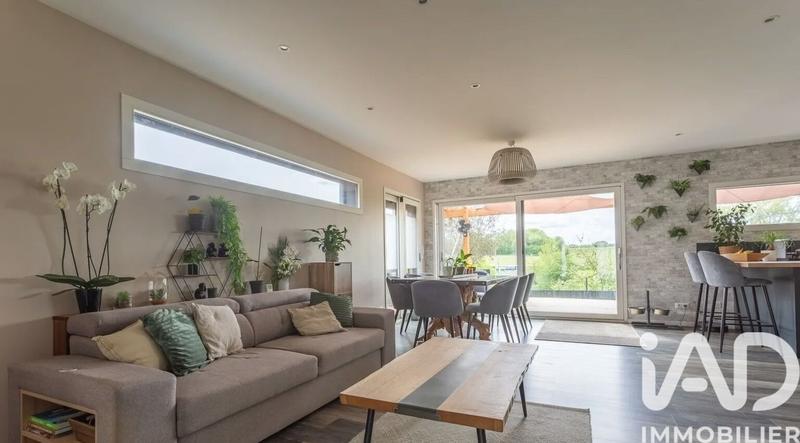 Maison - 170 m² - 8 pièces