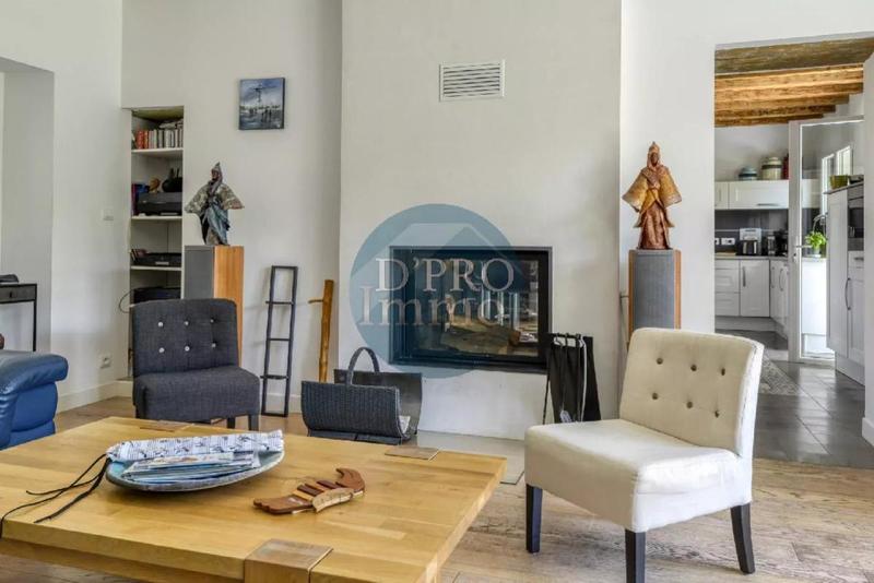 Maison - 284 m² - 8 pièces