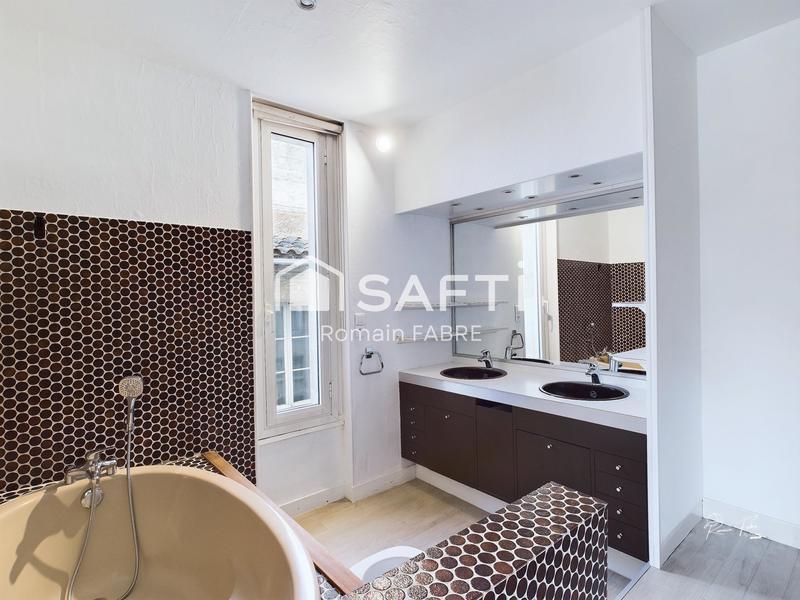 Maison - 304 m² - 7 pièces