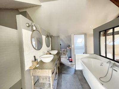 Maison - 137 m² - 6 pièces