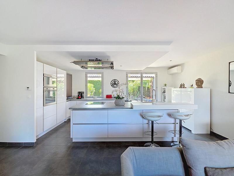 Maison - 102 m² - 5 pièces