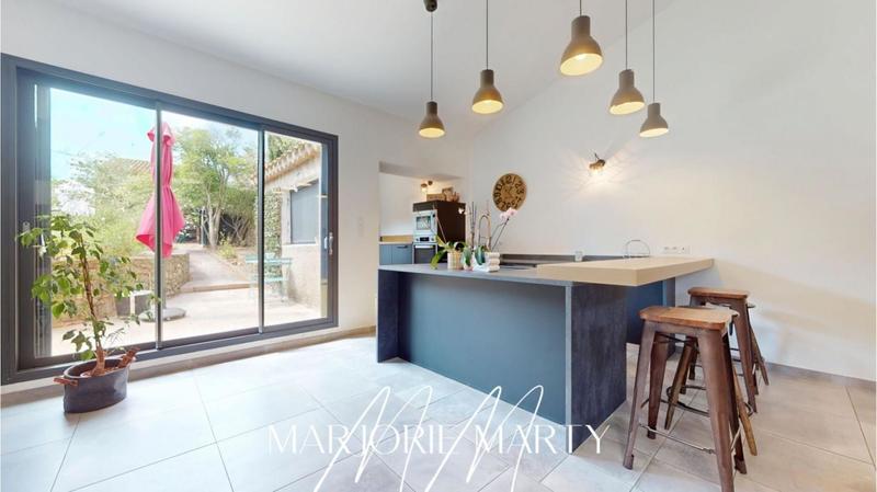 Maison - 269 m² - 9 pièces