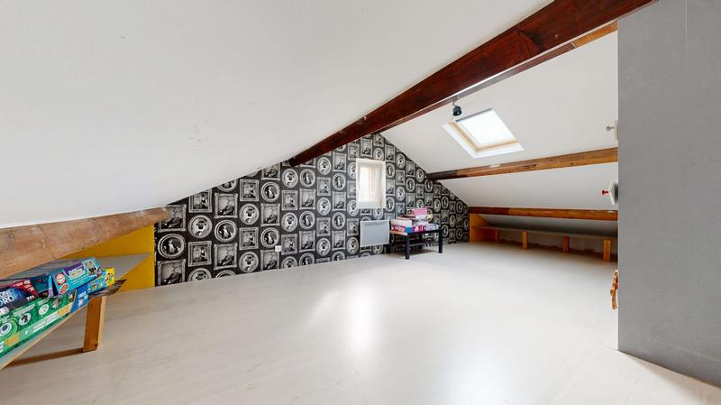 Appartement - 92 m² - 5 pièces